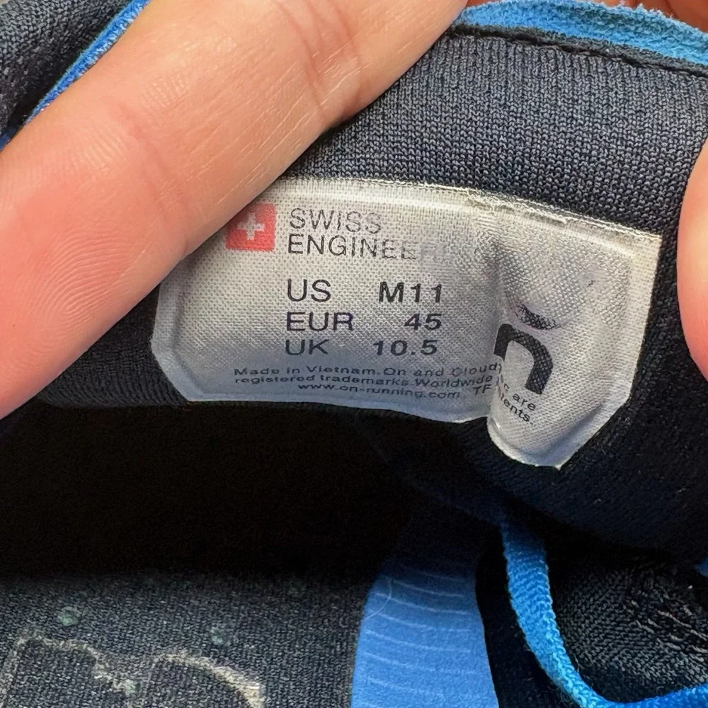 On Cloudflow Men's Size 11 Blue Black Running Comfort Shoes Swiss Engineering
